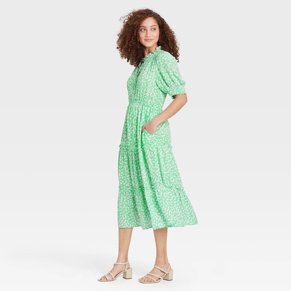 Women's Puff Elbow Sleeve Dress Green Floral NWT - Picture 3 of 8